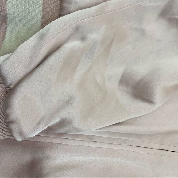 Aritzia Little Moon PINK Acanthella satin bomber jacket - Picture 13 of 13